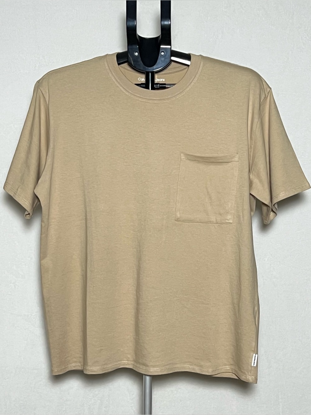 CALVIN KLEIN JEANS Oversized Boxy Tan Beige Pocket T‑Shirt - size S